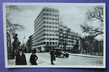 Ansichtskarte AK Berlin 1920-1930er Jahre Shellhaus Shell Polizist Auto Polizei Ortsansicht Bauhaus Architektur